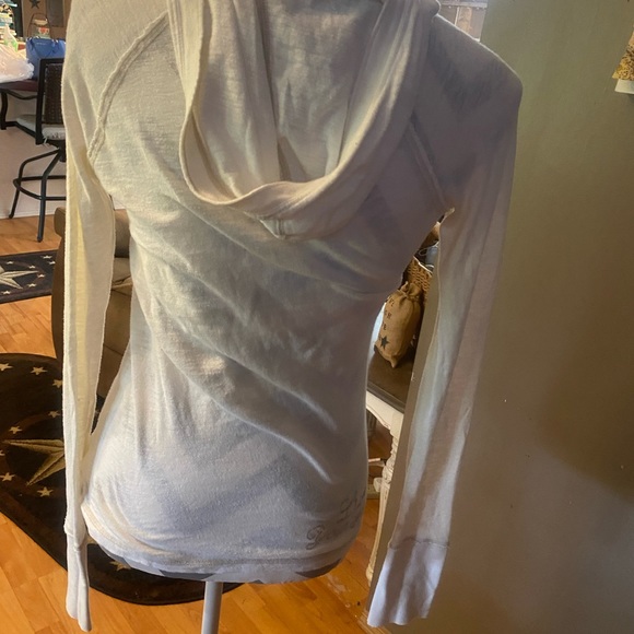 American Eagle size medium, has two spots on May come out in wash. - Picture 6 of 6